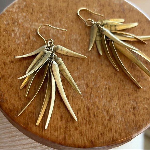 Delicate Gold Leaf Earrings - Picture 12 of 14